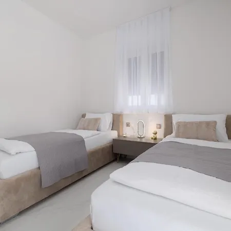 Stanic Villa *