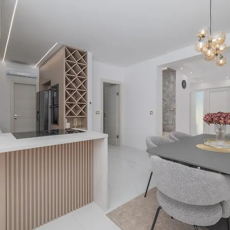 Stanic Villa *